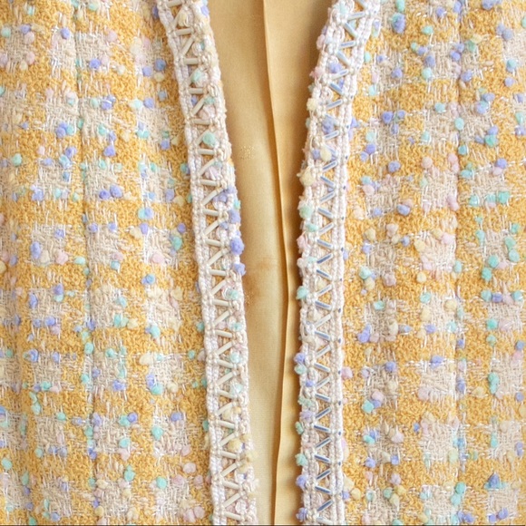 Iconic Chanel Vintage Spring 1994 Runway Yellow Tweed 94P Jacket - Picture 7 of 11